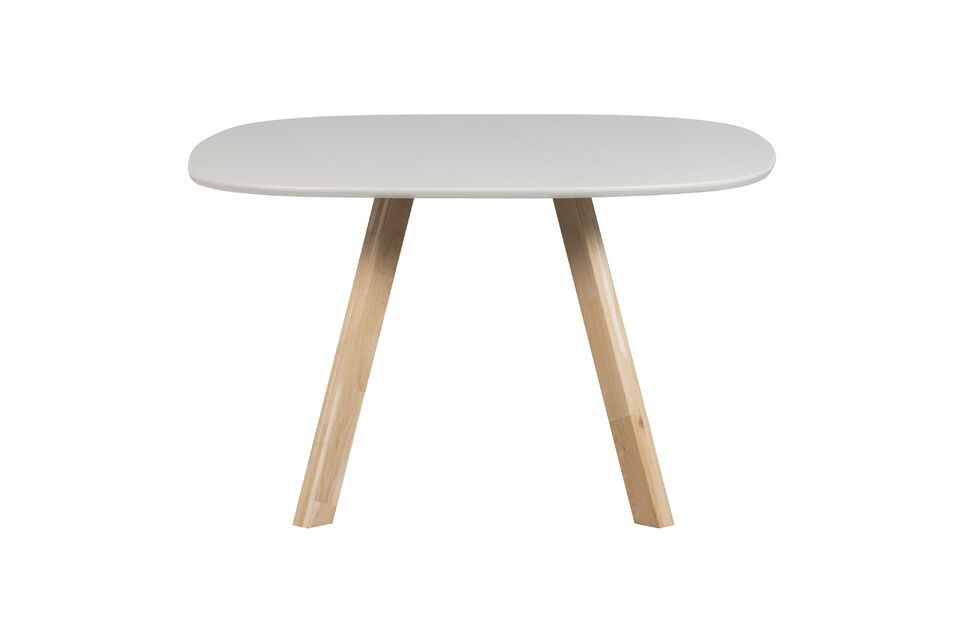 Il piano del tavolo è realizzato in legno di frassino certificato FSC di colore grigio nebbia