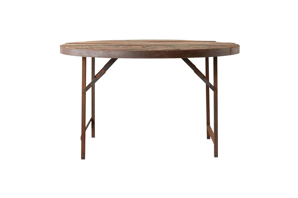 Un tavolo in legno d'epoca unico nel suo genere