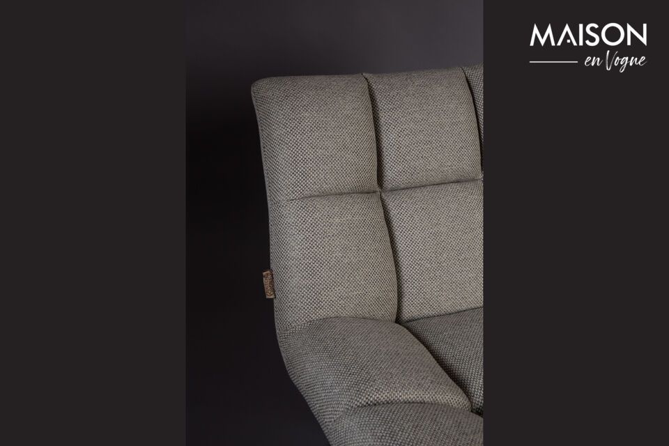 Ultra-design e girevole, la poltrona lounge Bar proposta da Dutchbone ha tutto per soddisfare
