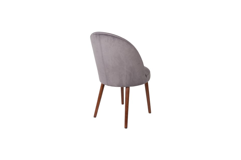 Questa sedia combina un comfort di alta qualità con una sicura robustezza