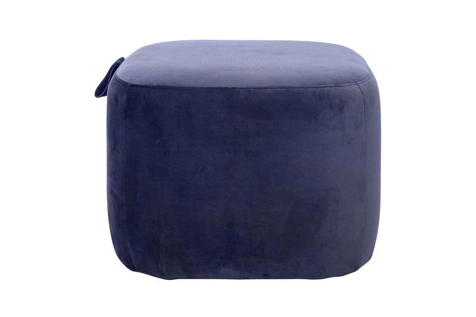 Questo pouf di poliestere blu sarà il tocco finale per la decorazione del vostro soggiorno