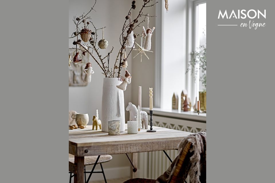 Un candeliere di design del marchio danese Bloomingville