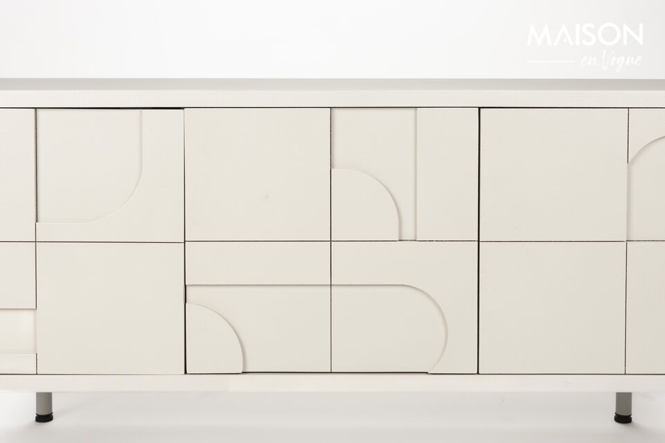 Con dimensioni (55 x 40 x 120 cm) che la pongono al centro dell\'attenzione senza occupare troppo