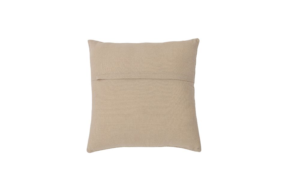 Il cuscino Leva di Bloomingville è un delizioso e morbido cuscino in 100% cotone dal design nordico