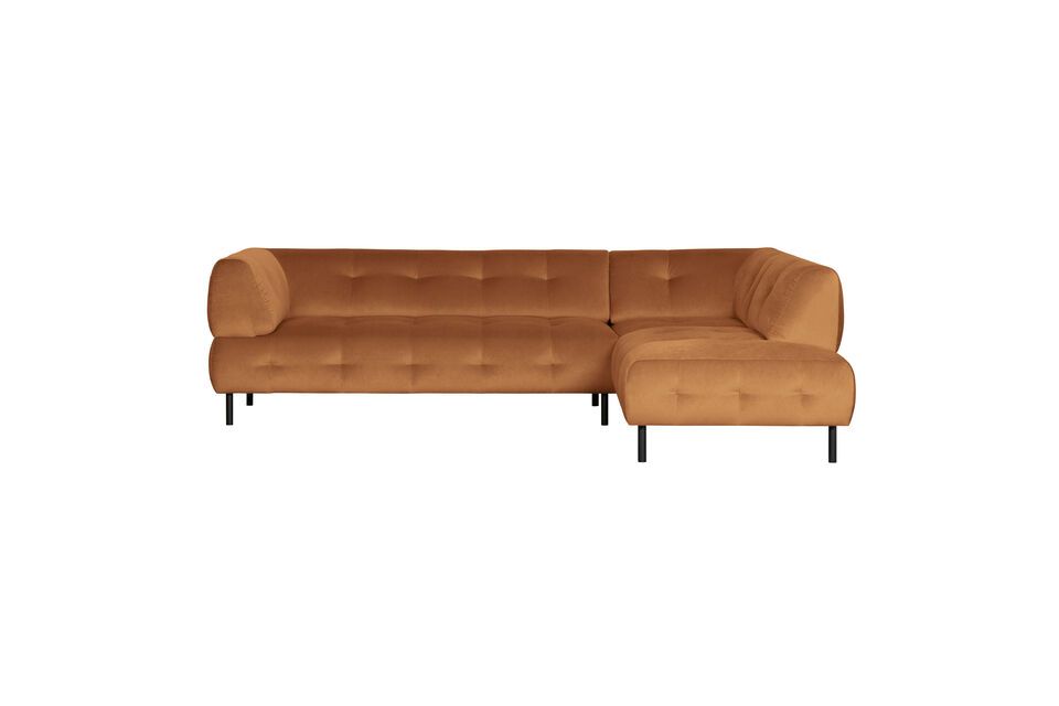 Un divano angolare confortevole, classico e contemporaneo.