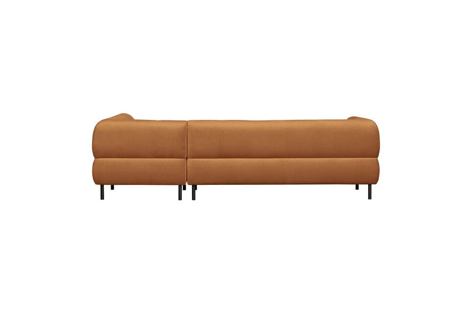 Il divano Lloyd rivendica uno stile originale pur rimanendo classico