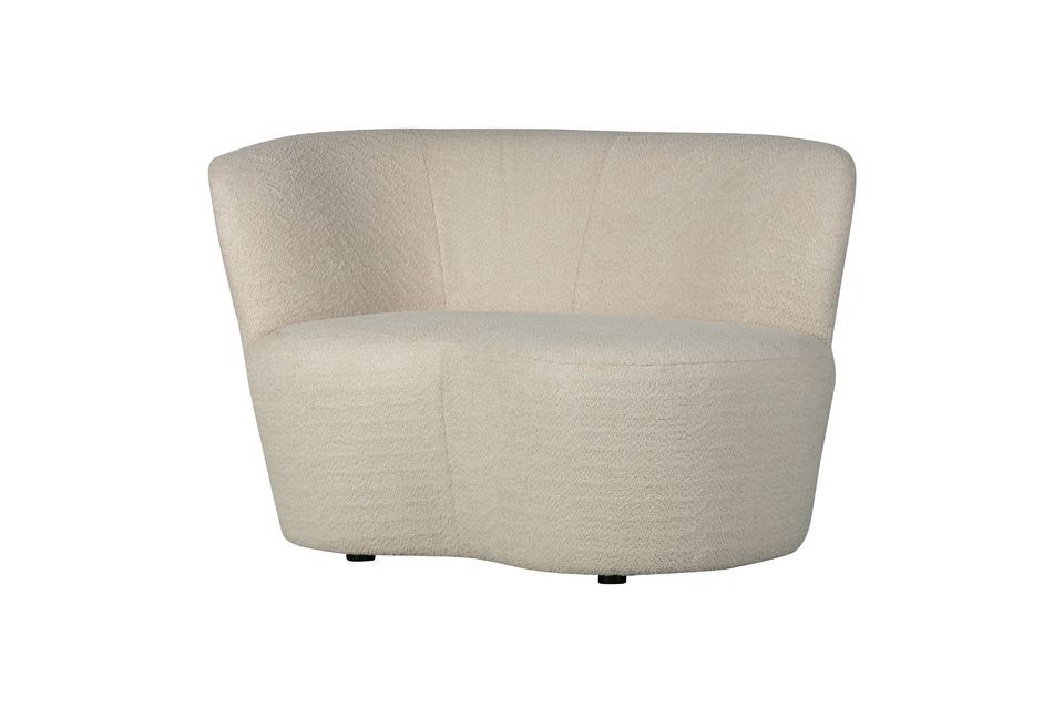 Le forme morbide e arrotondate e il tessuto confortevole rendono questo divano un luogo ideale per