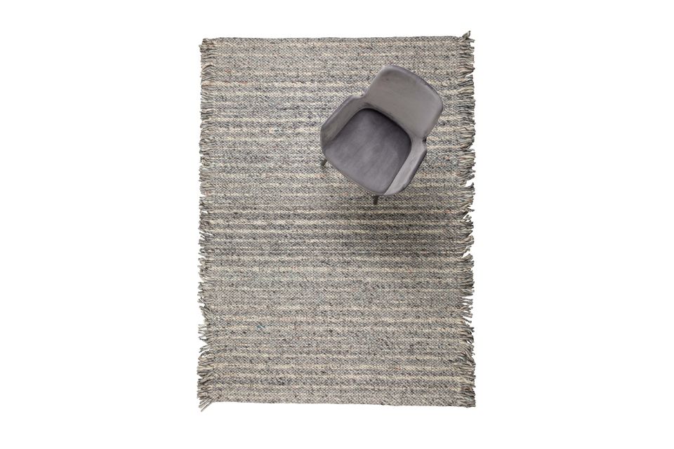 Tessuto a mano, questo tappeto farà immediatamente impressione in qualsiasi stanza