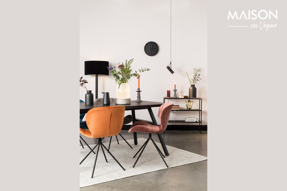 Una consolle da tavolo versatile con un look retrò