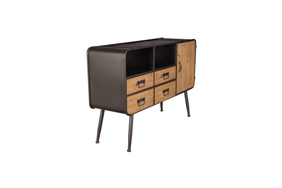 Le dimensioni della credenza sono 38 cm per 120 cm per un\'altezza di 80 cm