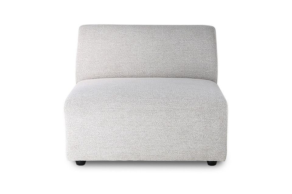 Questo divano è realizzato in tessuto grigio chiaro e ha uno stile contemporaneo