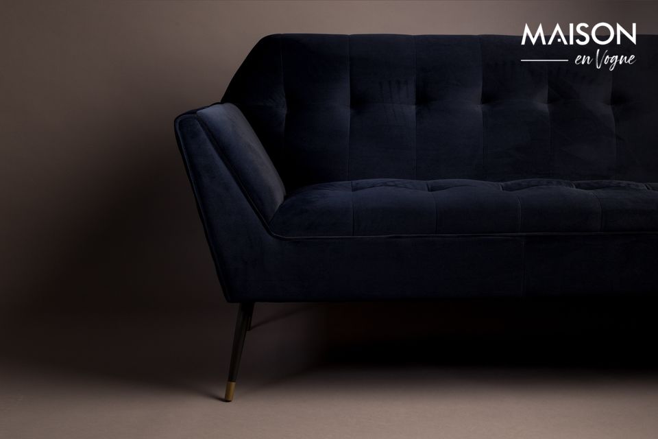 Questo elegante divano a 2 posti è realizzato in velluto 100% poliestere in un raffinatissimo blu