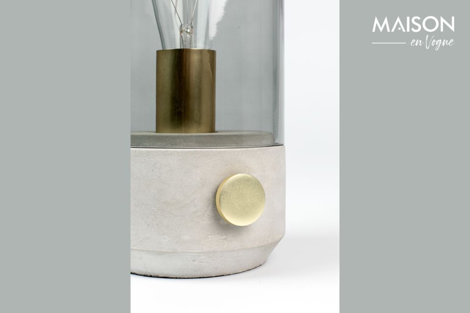 Un design e una concezione davvero unici per questa lampada da tavolo