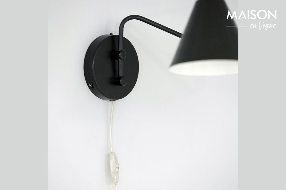Una lampada da parete moderna e originale