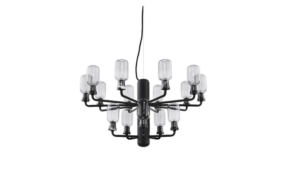 Il lampadario Amp in metallo e marmo nero è un oggetto decorativo per il soggiorno o la sala da