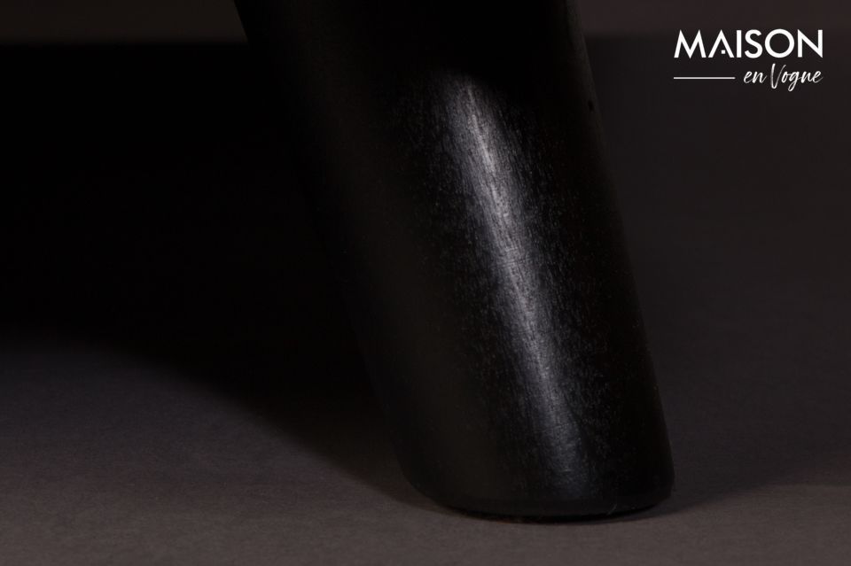 Le sue dimensioni sono 101 cm per 254 cm per un\'altezza di 86 cm