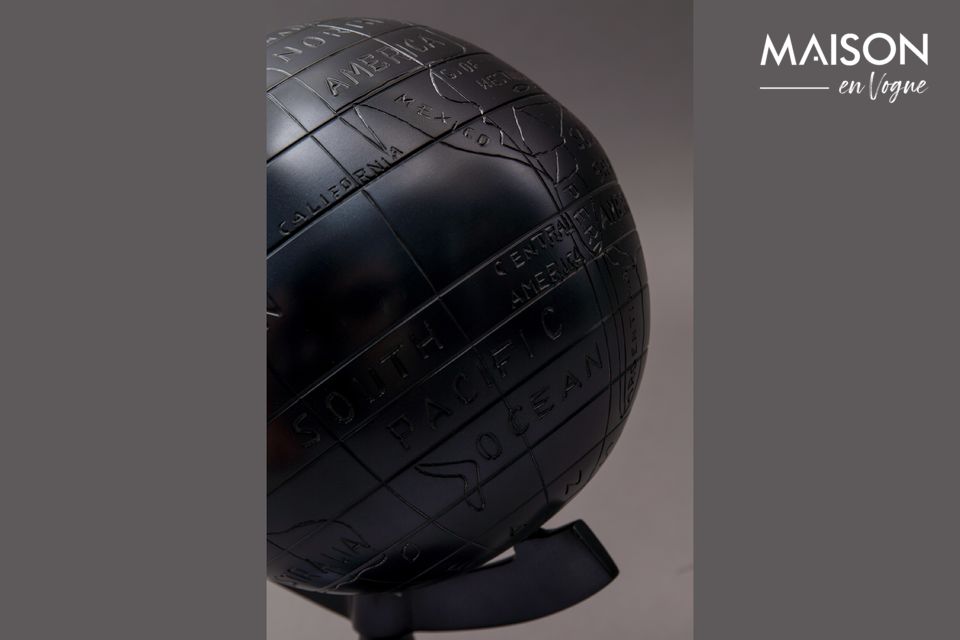 Il mappamondo Miles è il perfetto oggetto di decorazione personale sulla scrivania di chi ama