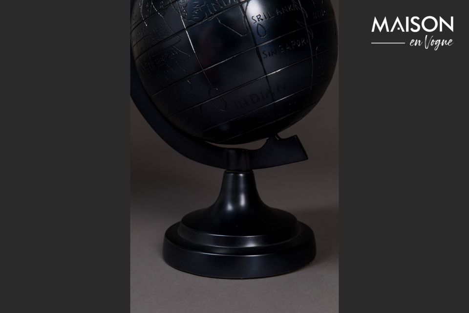 Il mappamondo Miles è il perfetto oggetto di decorazione personale sulla scrivania di chi ama