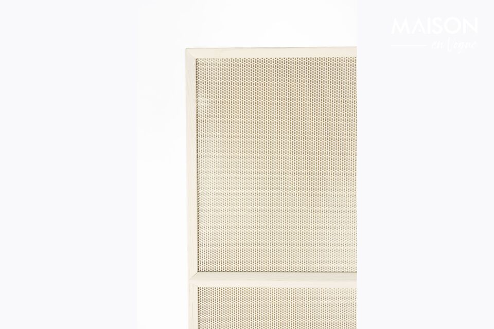 Con le sue dimensioni di 60 x 45 x 180 cm