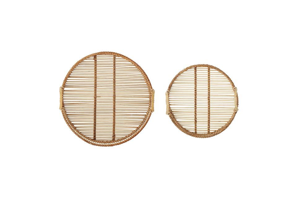 Questo set di due vassoi di bambù di diverse dimensioni darà un bel tocco decorativo alla vostra