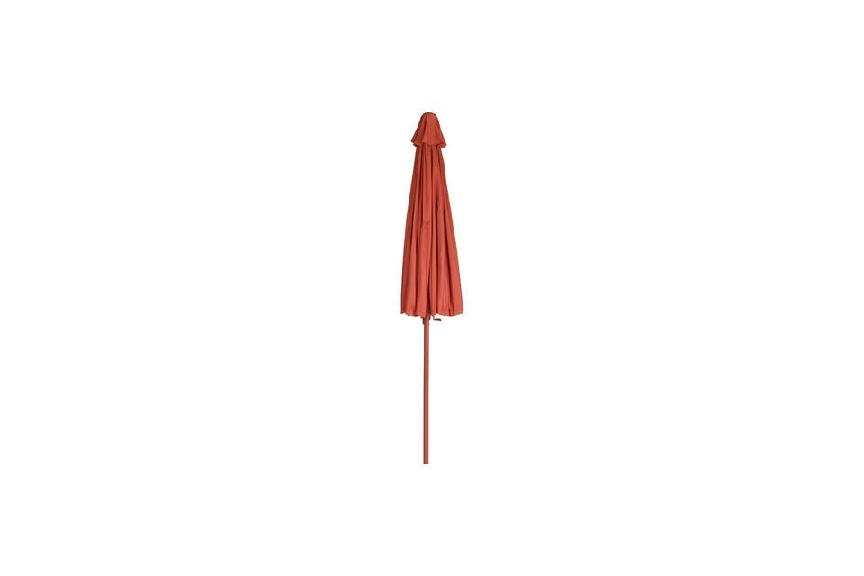 L\'ombrellone Sunshine in poliestere rosso è molto più di un semplice accessorio da giardino: è