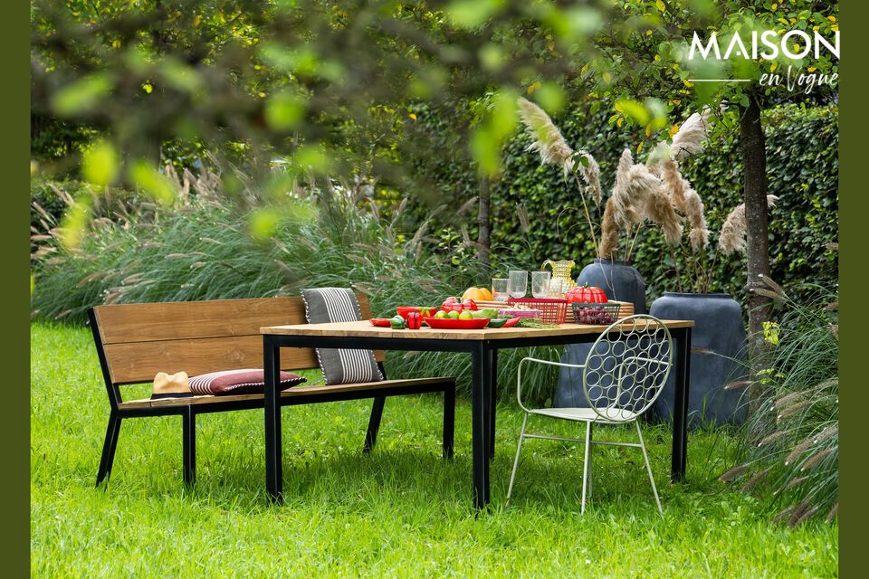 Eleganza e funzionalità con la nostra panca in teak.