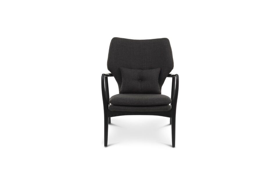 La Peggy Lounge Chair prende il nome dal personaggio sensuale e glamour che l\'ha ispirata: Peggy