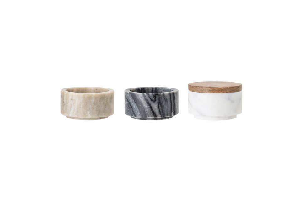 Questi tre barattoli di marmo in diversi colori sono un must per la vostra cucina