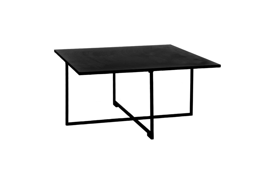 Questo tavolino ha un piano quadrato di 70 cm