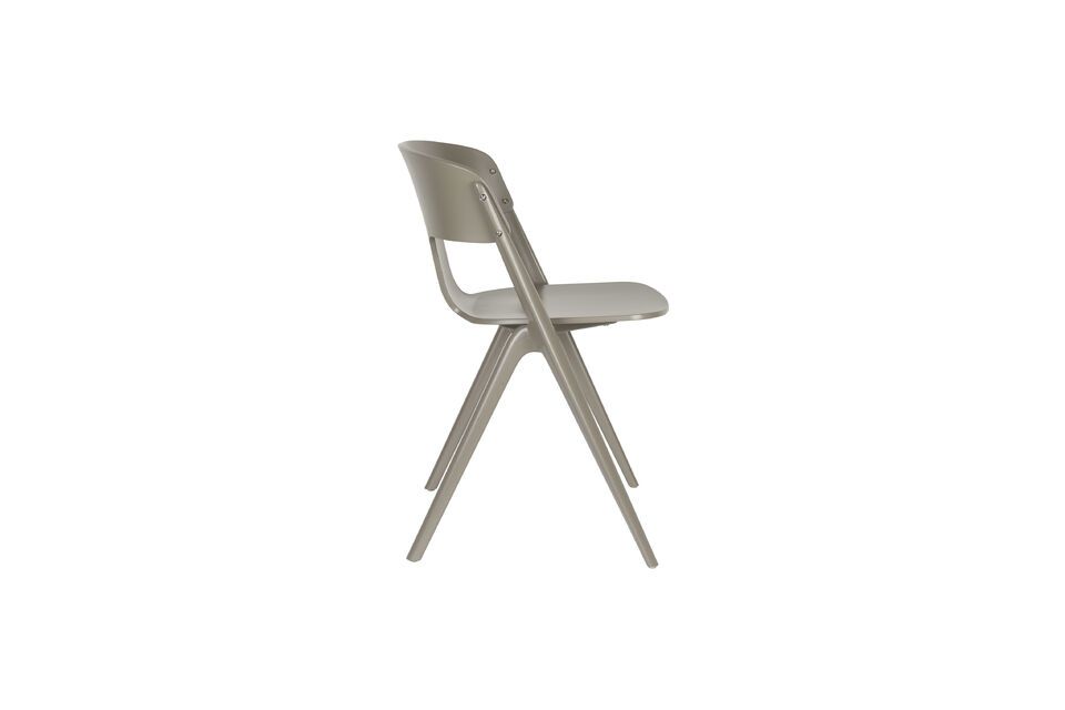 Il suo design è semplice e sottile, e invita alla contemplazione e alla convivialità