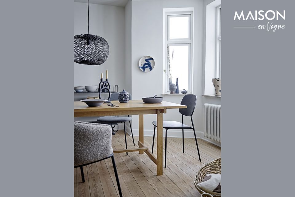 Un puro stile nordico per una sedia da pranzo con accenti danesi