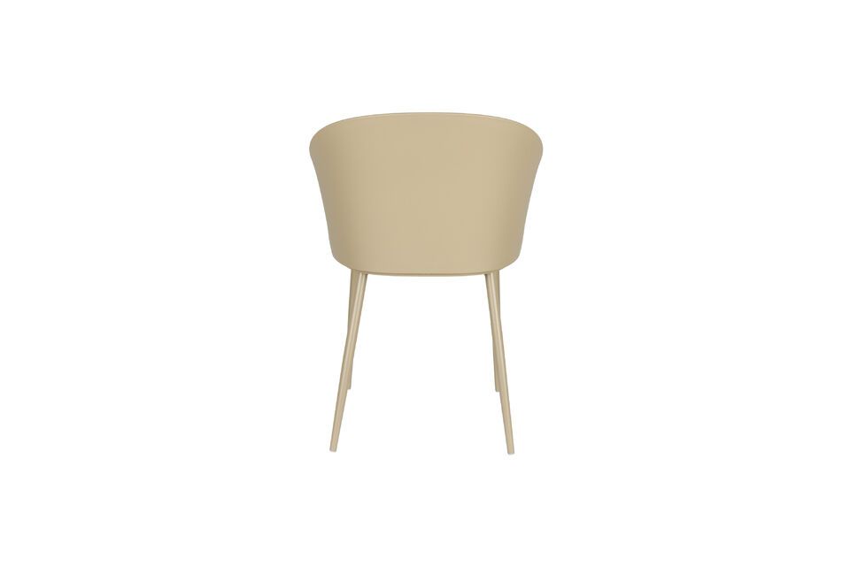 Lasciatevi sedurre dalla texture liscia e fredda dell\'acciaio