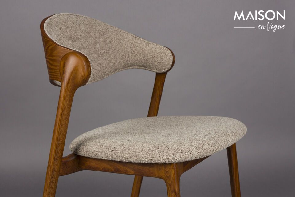 Il suo design evoca gli interni caldi e nostalgici degli anni \'50