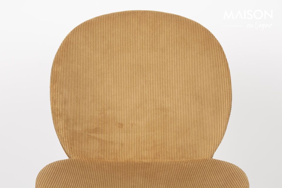 La sedia Bonnet è disponibile in un\'accattivante gamma di colori caldi e contemporanei