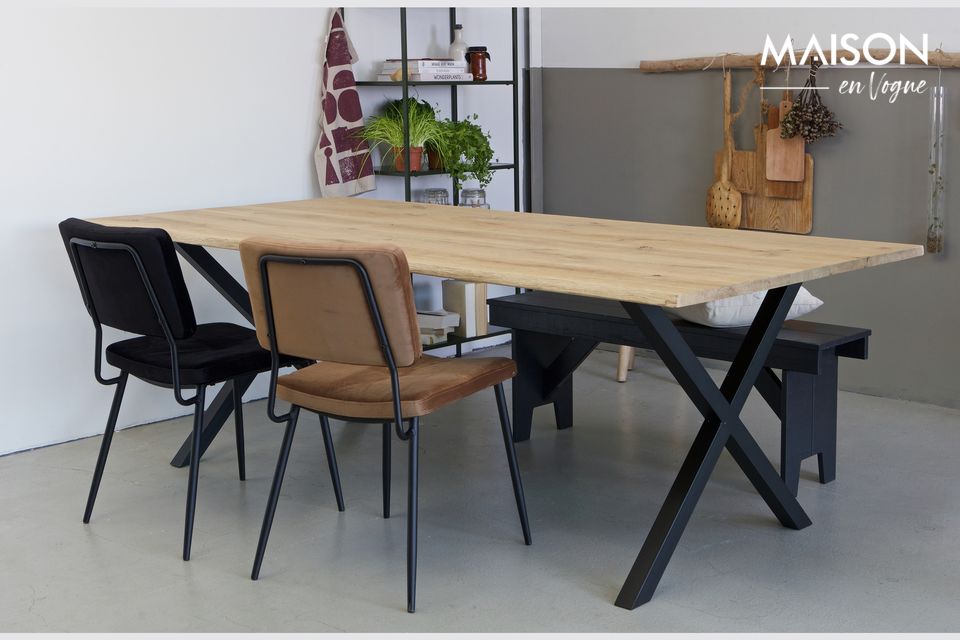La sedia da pranzo Kaat unisce comfort e design