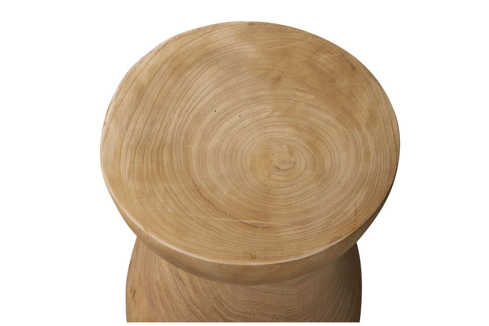 Lo sgabello Bink beige del marchio olandese WOOD è una seduta solida e robusta in legno di