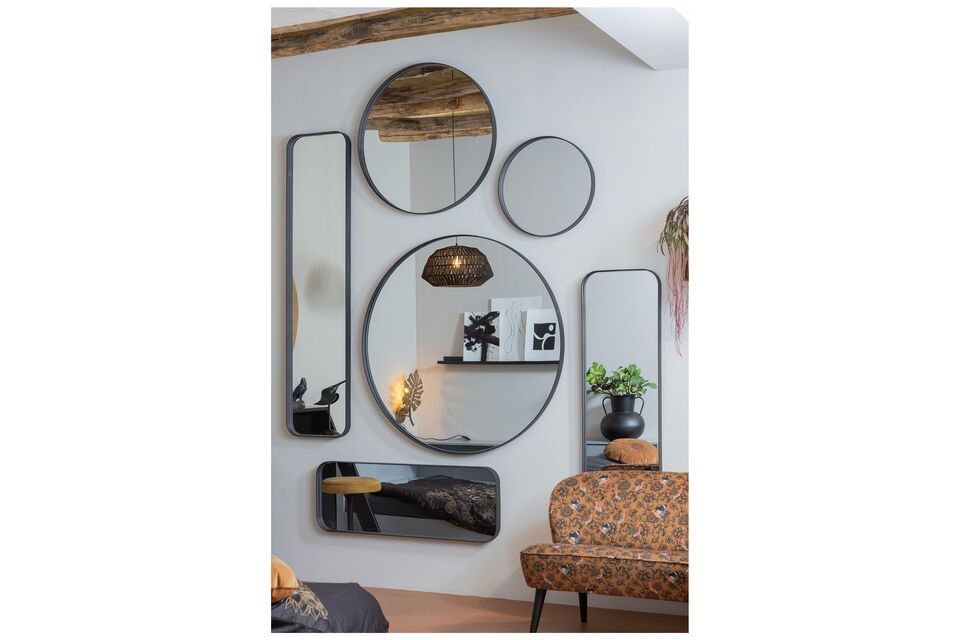 Specchio rotondo con cornice in ferro, industriale ed elegante