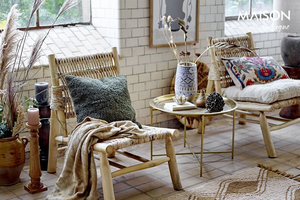 Trasformate il vostro salotto in uno spazio elegante e raffinato con il tavolino Dalia di