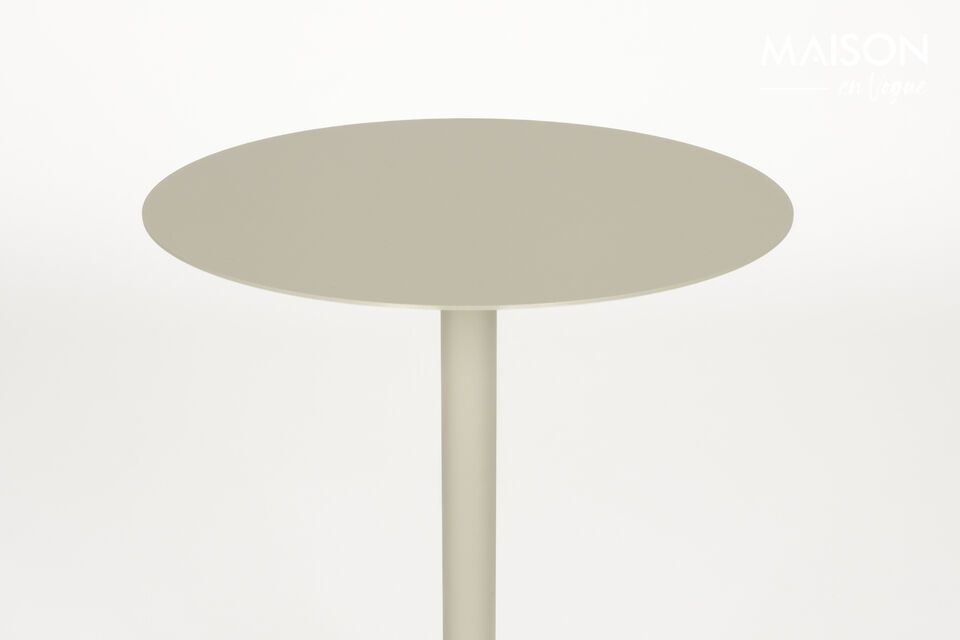 Con le sue linee pulite e il morbido colore beige