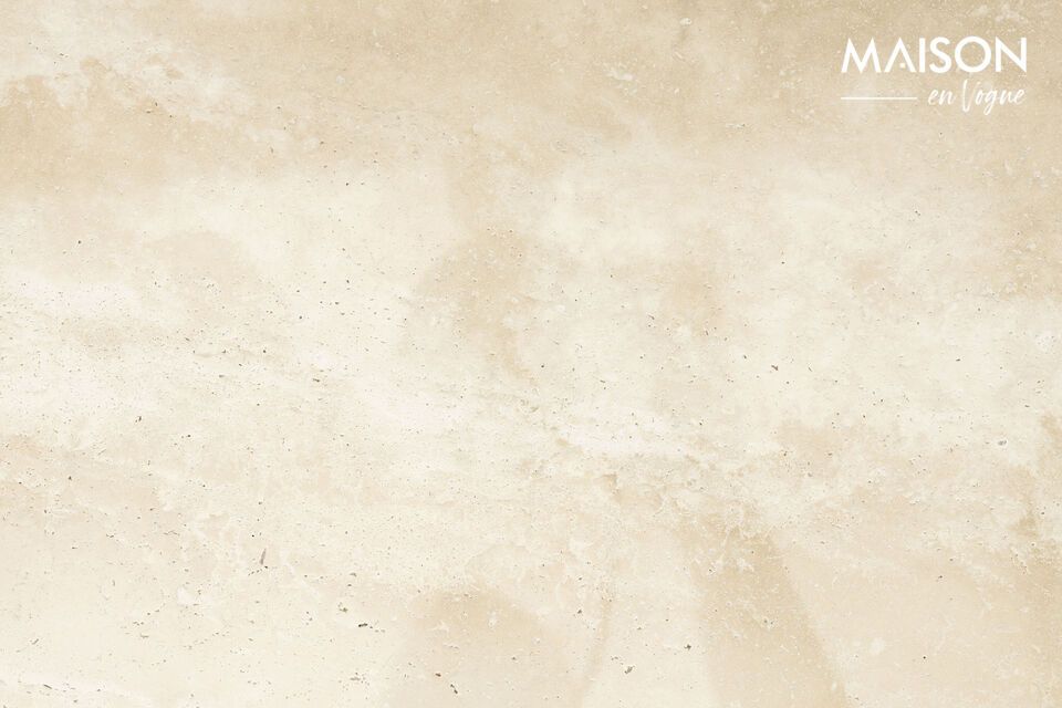 Il suo delicato colore beige