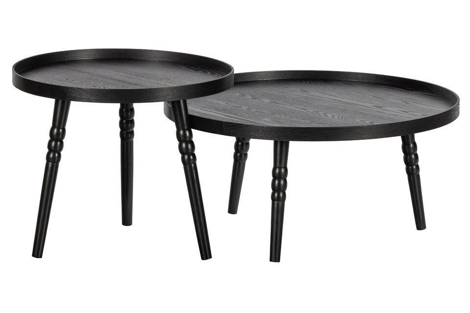 I dettagli classici del tavolino in legno nero Ponto gli conferiscono un aspetto raffinato e