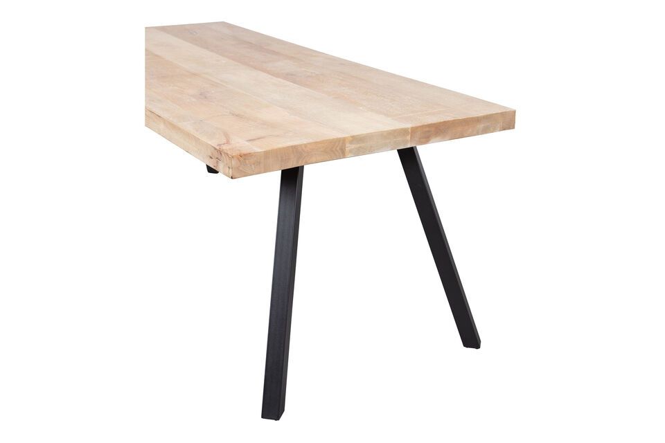 Aggiungete questo tavolo in legno di mango alla vostra casa per ottenere un mobile di grande