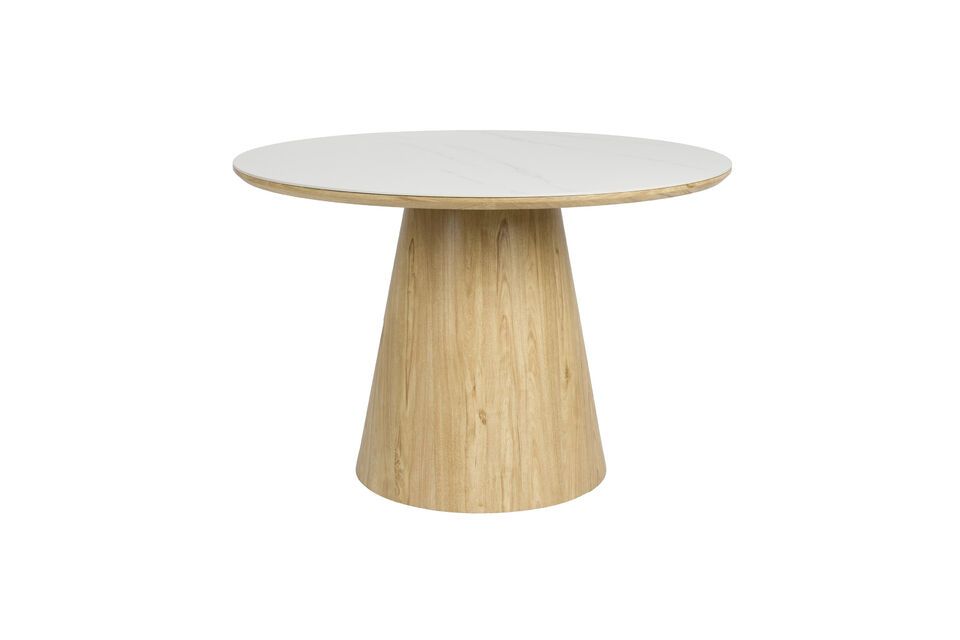 La sua morbida tonalità beige evoca il calore degli interni scandinavi