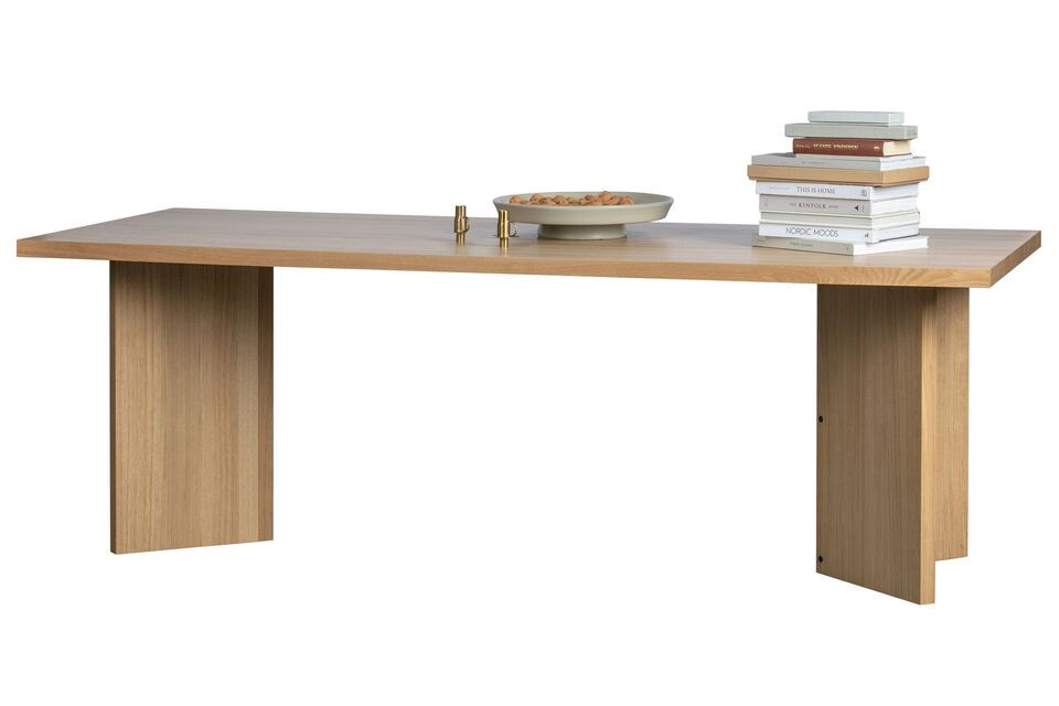 Il tavolo in legno beige Angle è un tavolo da pranzo originale e contemporaneo