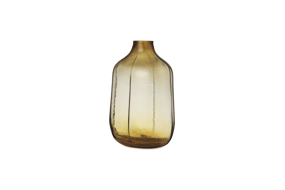La collezione è composta da diversi modelli: un vaso grande in vetro marrone o trasparente