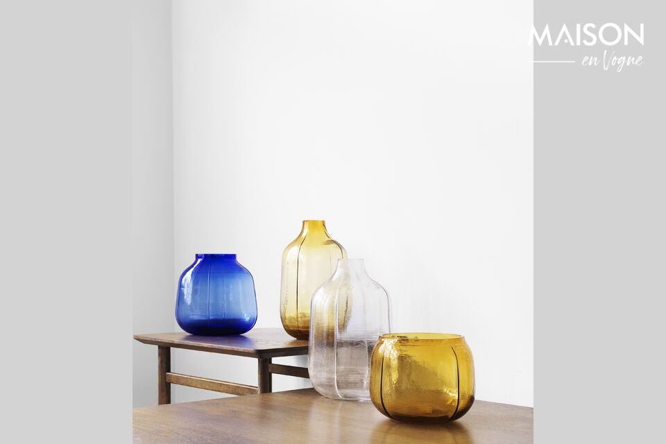 Vaso in vetro giallo Step, un design luminoso e sorprendente